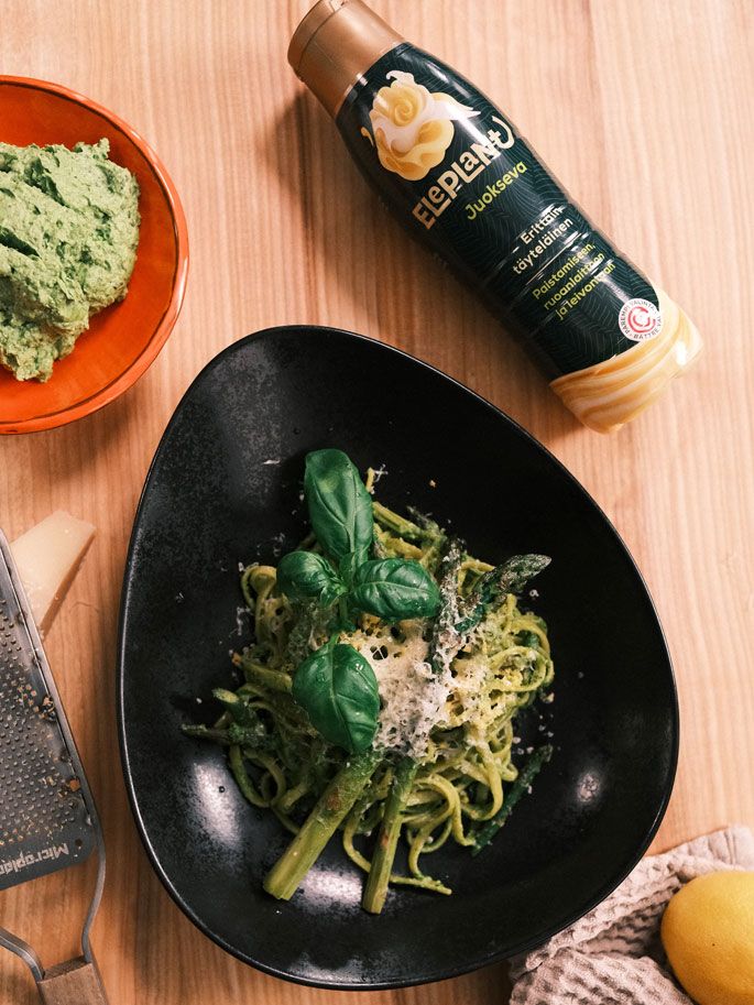 10 minuutin sitruunapasta ja itsetehty pesto
